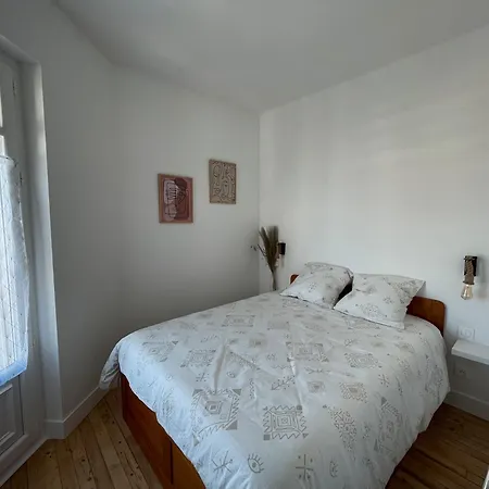A 100m De La Apartment